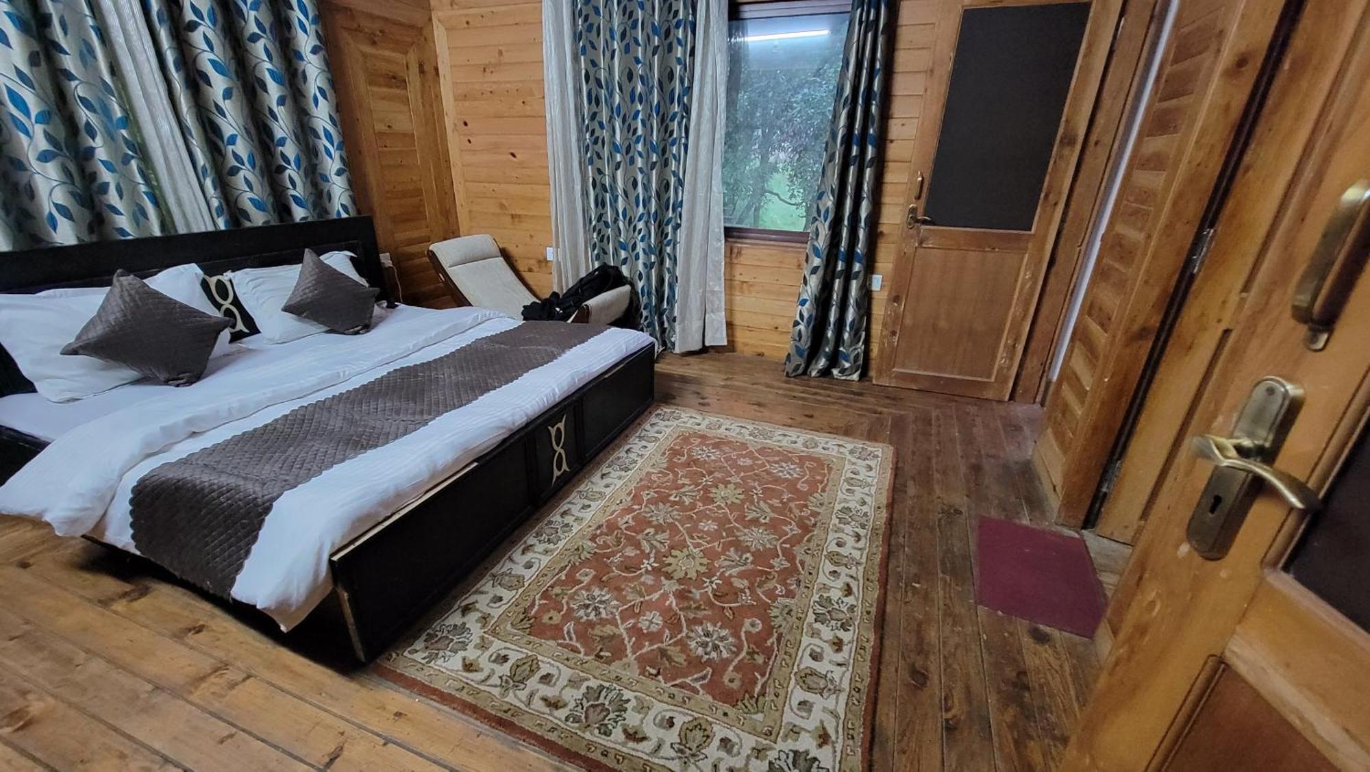 The Canadian Woods Resort 奈尼塔尔 客房 照片